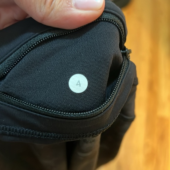 Lululemon Cropped Leggings - Picture 5 of 5